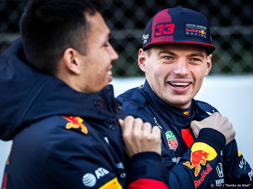 Meeste rondjes voor Verstappen in ochtendtest Barcelona