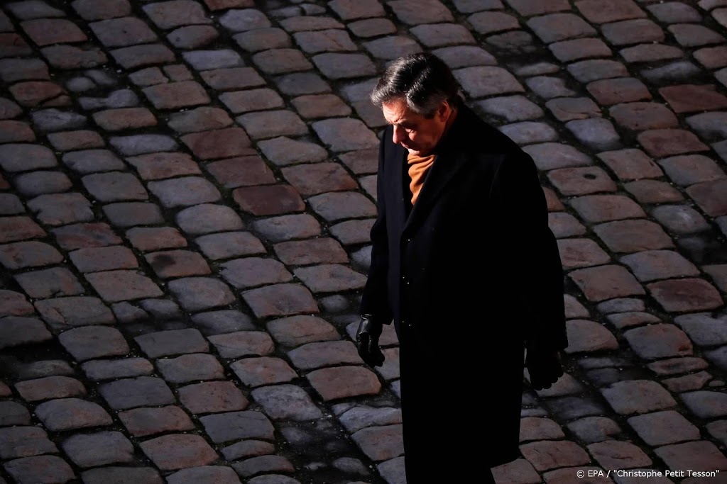 Frans parlement eist miljoen van ex-premier om 'nepwerk' vrouw