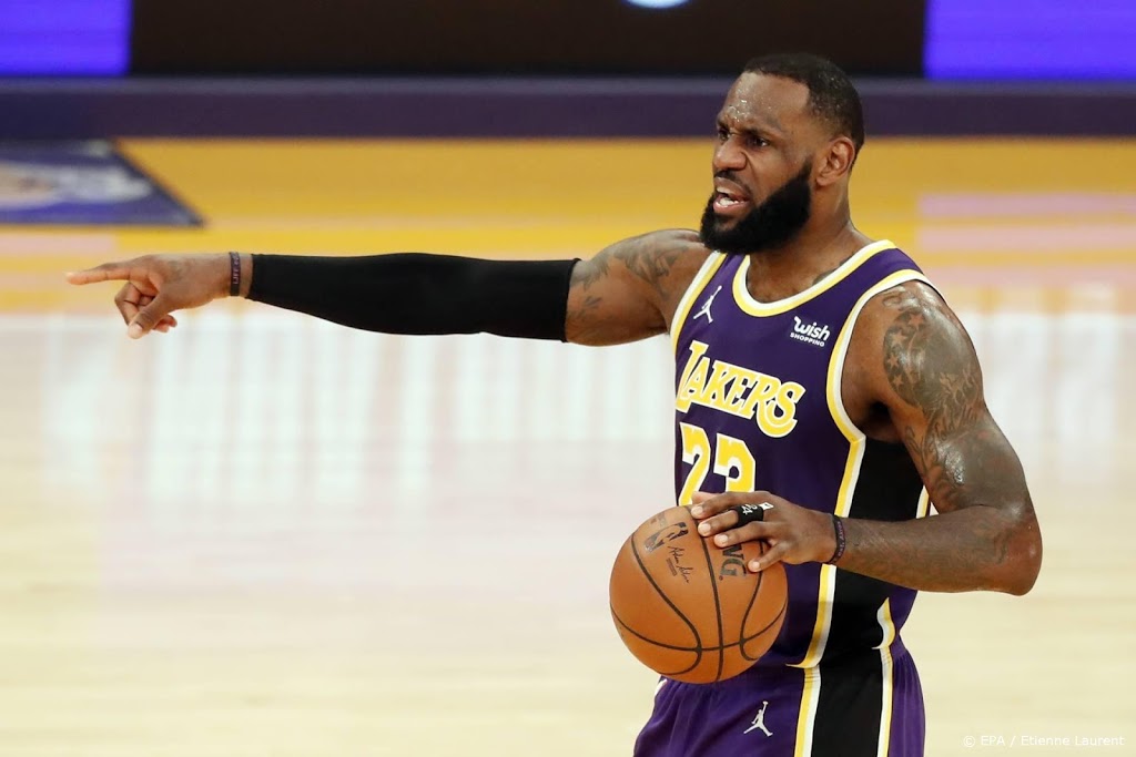 Basketballers Nets boeken bij de Lakers vijfde zege op een rij