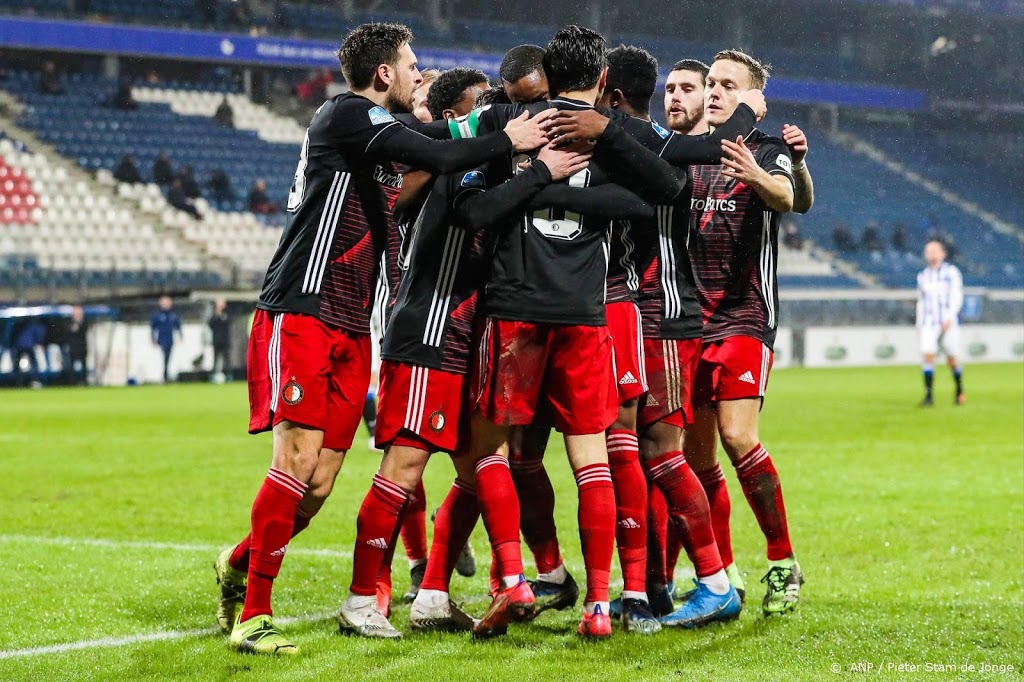Spelersgroep Feyenoord verdeeld na verlenging loonmaatregel