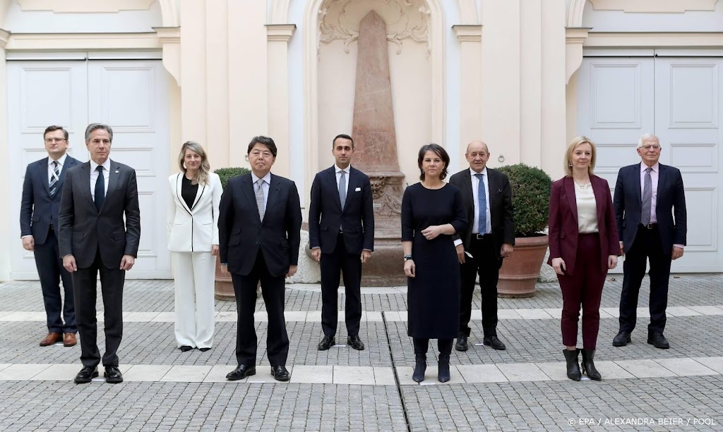 G7-ministers zien geen troepenreductie, roepen op tot diplomatie