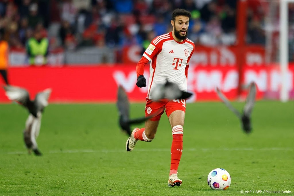 Spierscheuring houdt Mazraoui aan de kant bij Bayern