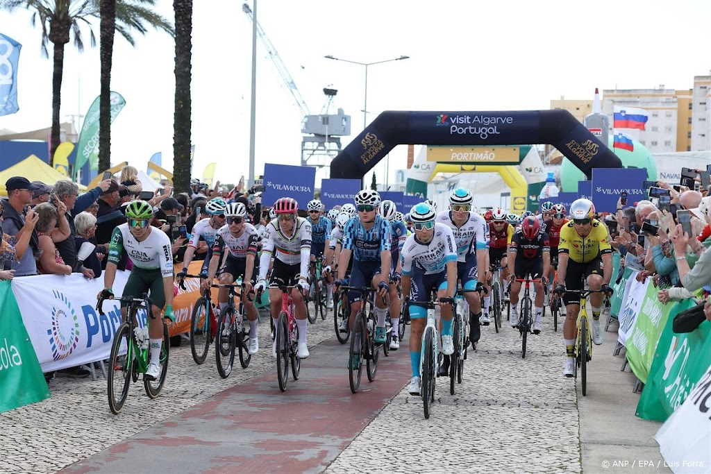 Sprinters nemen verkeerde route in Ronde van Algarve, Ganna wint