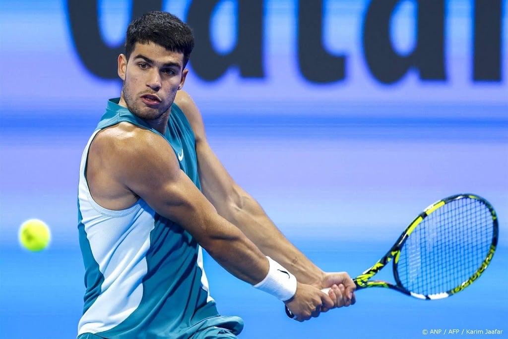 Tennisser Alcaraz na dipje door naar kwartfinale in Doha 