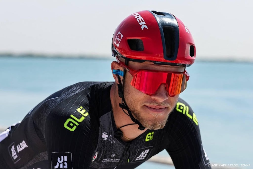 Wielrenner Milan sprint naar ritzege in UAE Tour