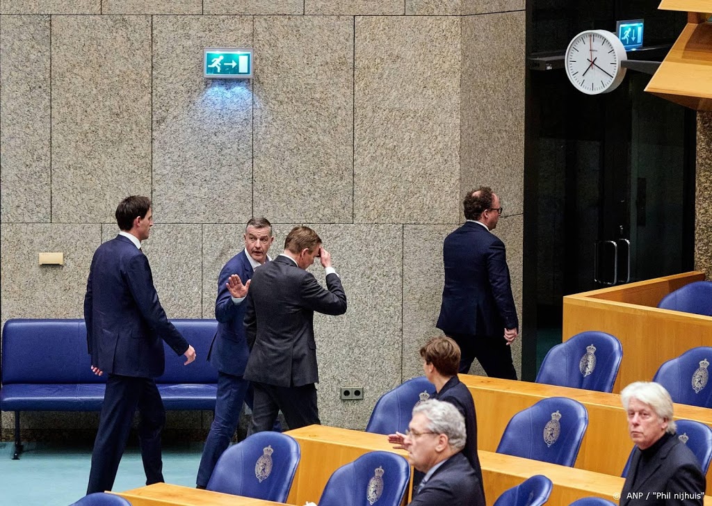 Onzekerheid over herstel is reden vertrek Bruins