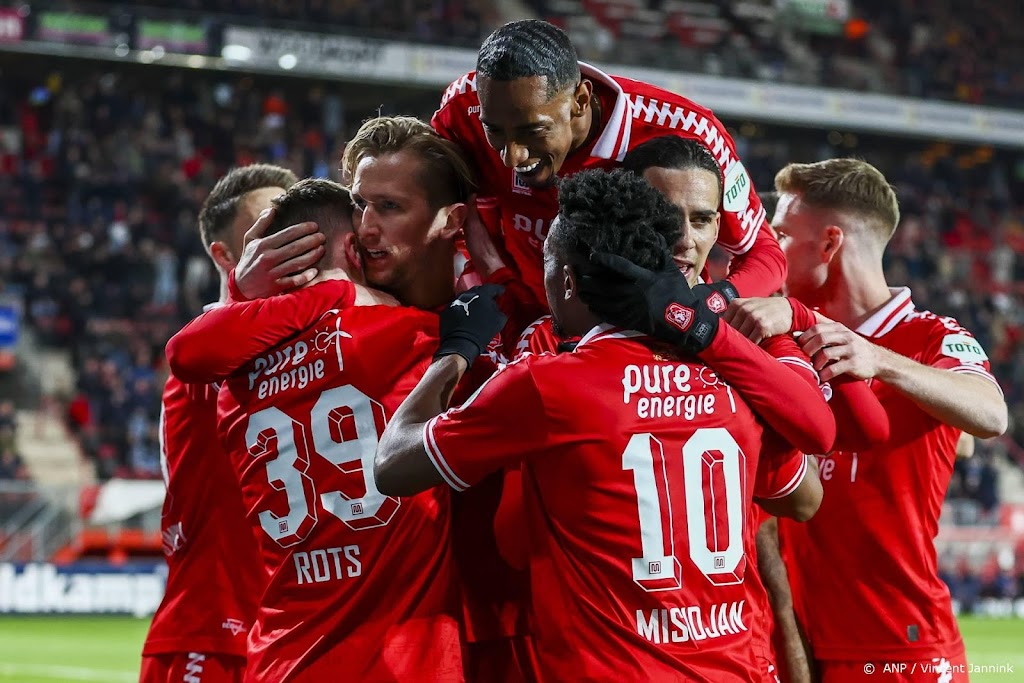 FC Twente wint tegen PEC Zwolle voor derde keer op rij met 1-0