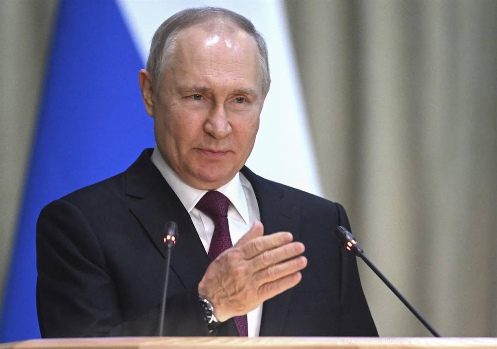 Poetin bezoekt onverwacht Marioepol