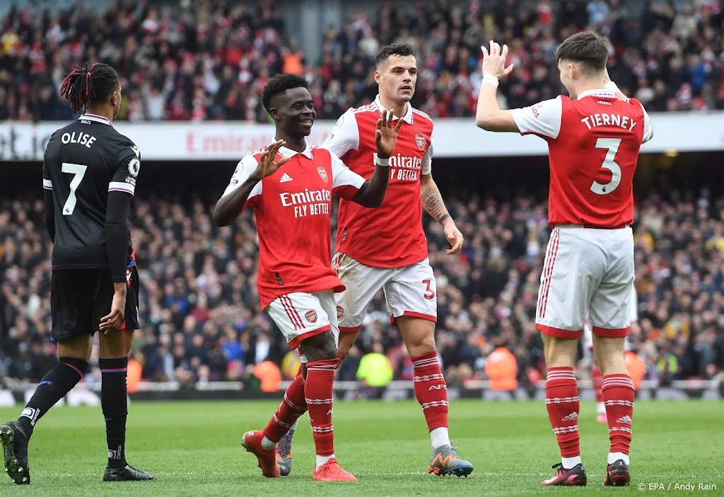 Koploper Arsenal boekt zesde competitiezege op rij