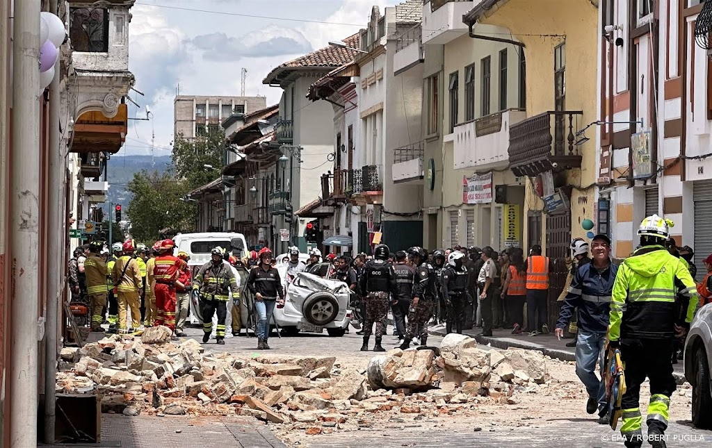 Reddingswerk na aardbeving in Ecuador in volle gang