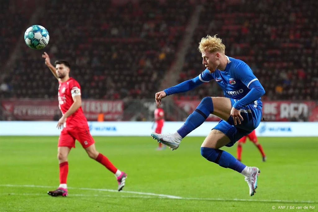 AZ verzuimt tweede plaats Eredivisie over te nemen van Ajax