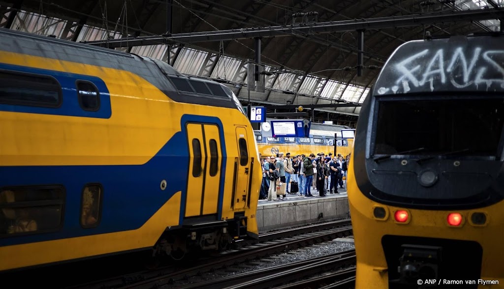 Minder Intercity's Amsterdam - Eindhoven door defect spoor