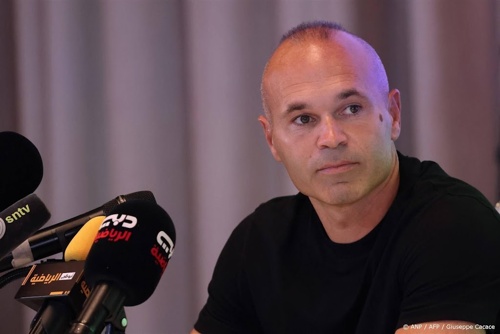 Oud-voetballers Iniesta, Figo en Naybet ambassadeurs WK 2030 