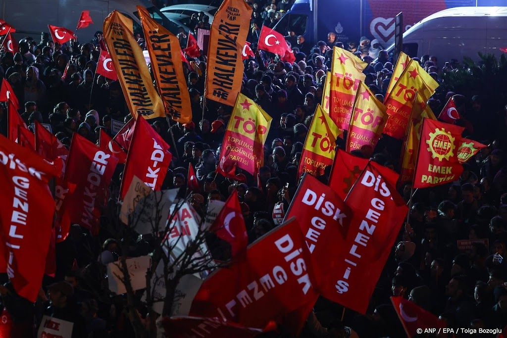 EU zet vraagtekens bij democratie Turkije na arrestatie Imamoglu
