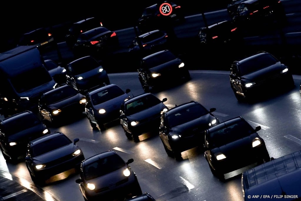 Prijs Brentolie stijgt ruim 10 procent door oorlog Midden-Oosten