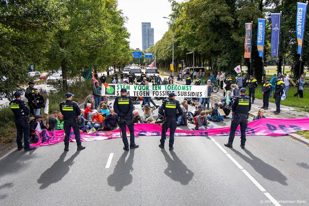 XR wil blijven demonstreren ondanks 'dreigementen' De Mos