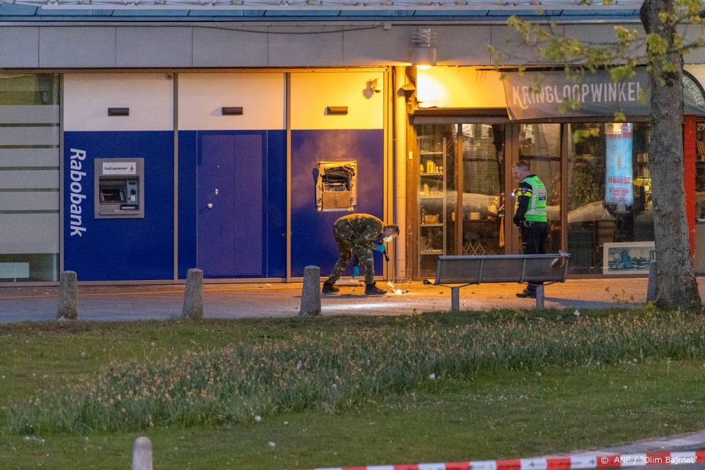 Twee verdachten aangehouden van plofkraak in Amsterdam