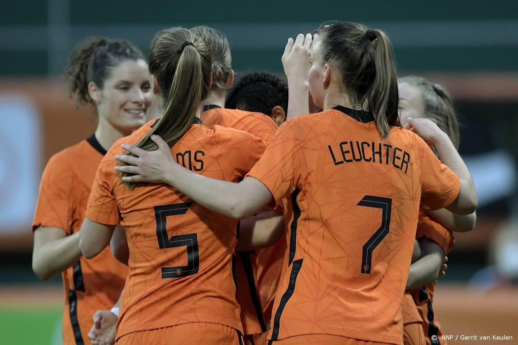 Grensrechter Overtoom debuteert komende zomer op EK voetbalsters