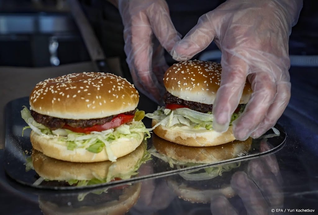 Fastfoodsector fel tegen minimumleeftijd, spreekt van betutteling