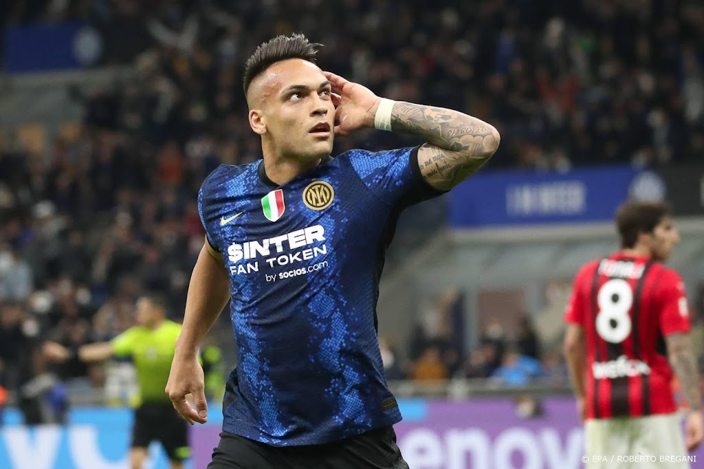 Martínez leidt Inter langs AC Milan naar bekerfinale