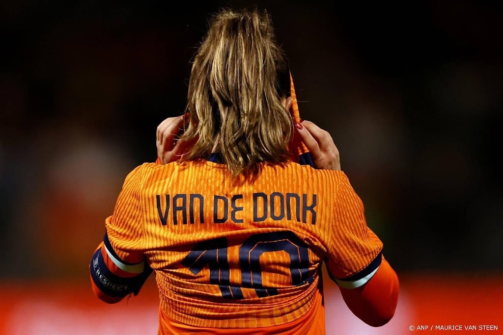 Van de Donk en Egurrola winnen met Lyon in halve finale CL