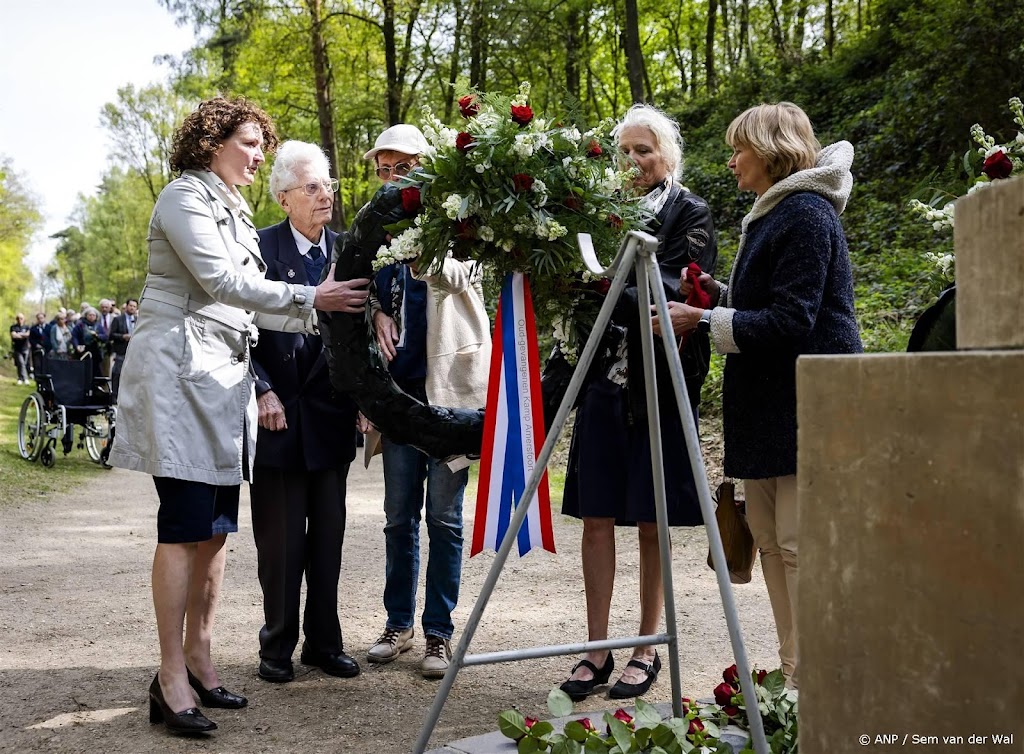 Ruim 600 mensen bij herdenking overdracht Kamp Amersfoort 