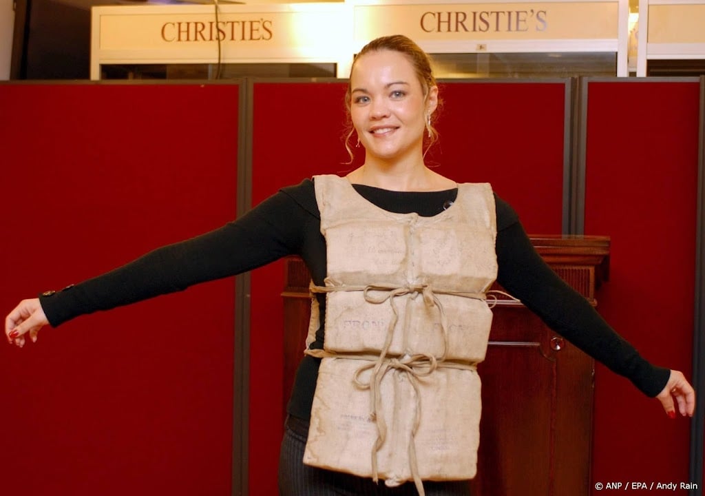 Reddingsvest van Titanic-overlevende levert bijna 770.000 euro op