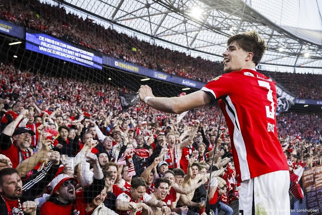 AZ overklast NEC en wint KNVB-beker voor vijfde keer