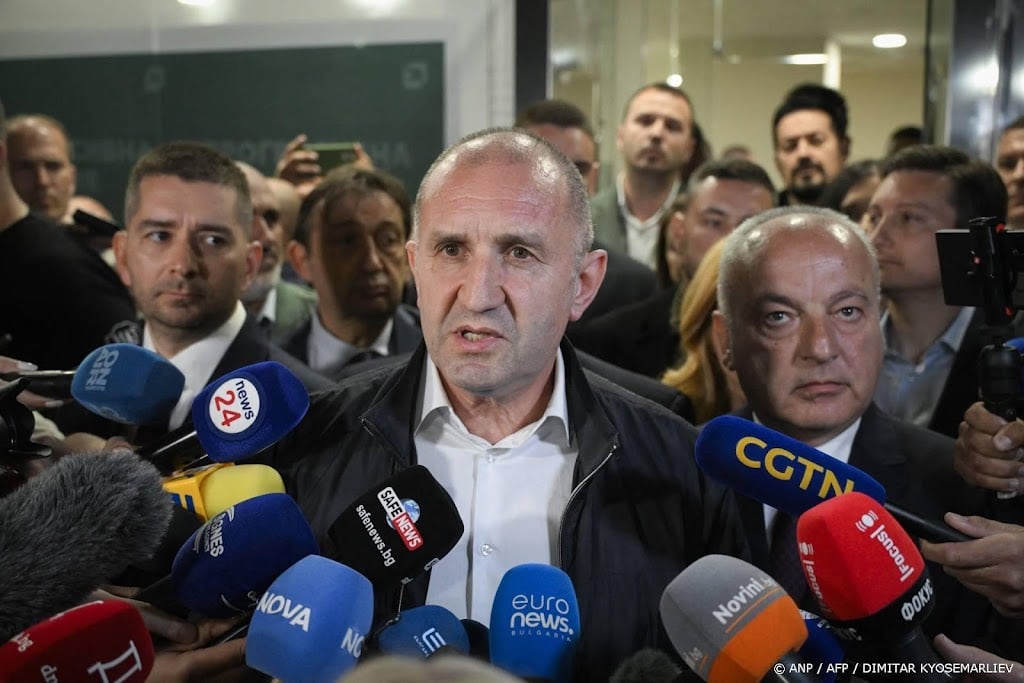 Pro-Russische Radev claimt verkiezingsoverwinning in Bulgarije