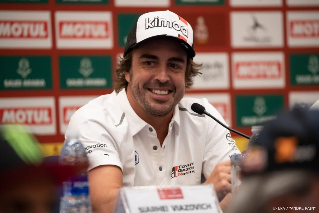 Alonso voedt geruchten over rentree in Formule 1