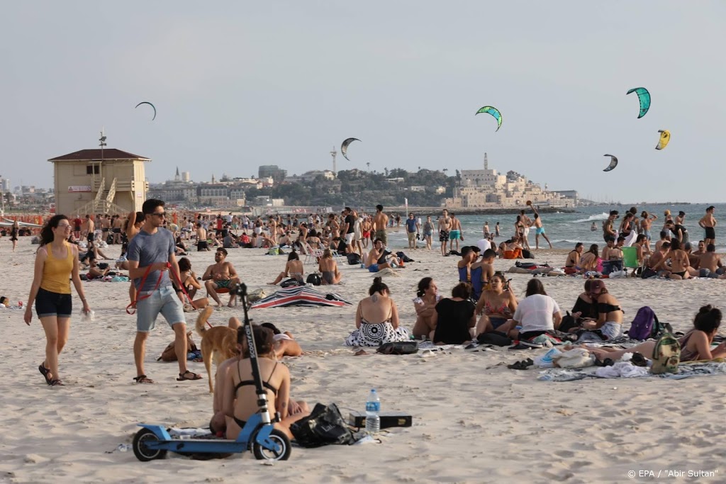 Israël versoepelt mondkapjesplicht even vanwege hitte