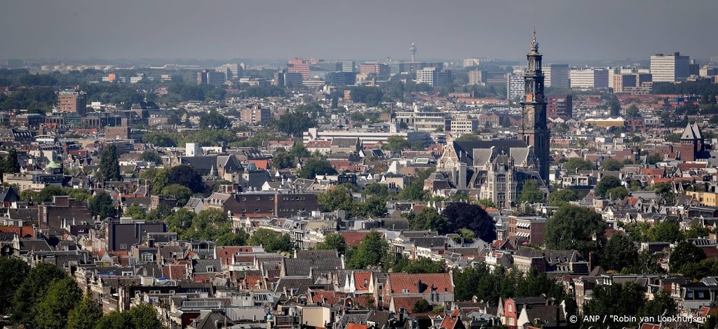 Amsterdam schiet huurders gemeentevastgoed te hulp
