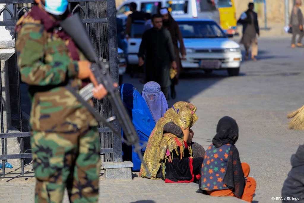 Taliban bevelen vrouwelijke journalisten gezichtsbedekking op tv