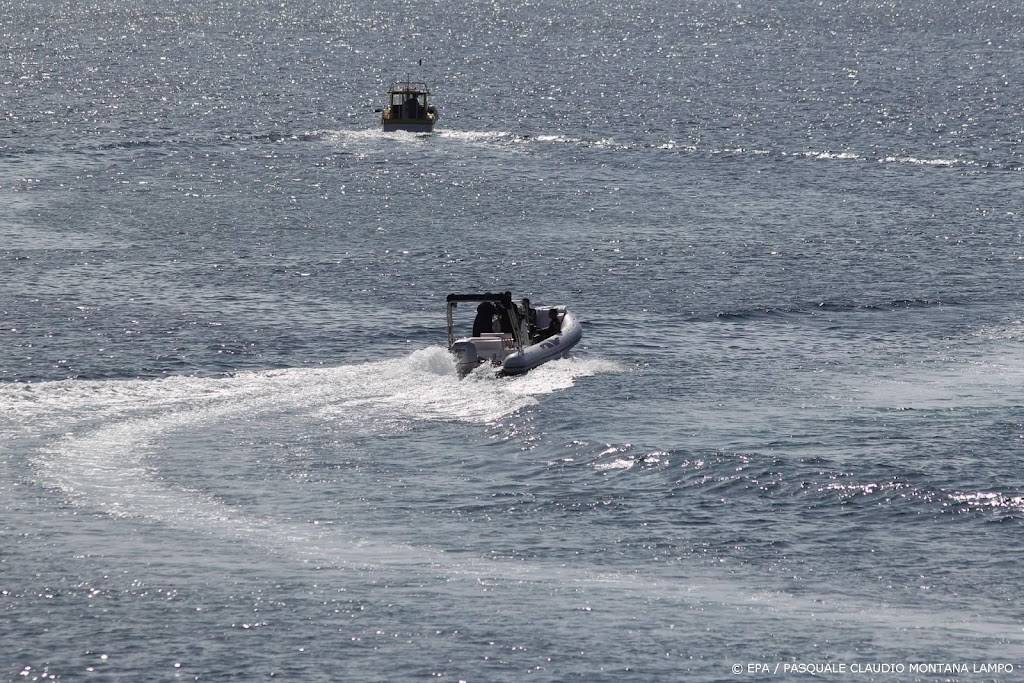 Doden bij zinken Italiaanse sleepboot voor de kust van Bari