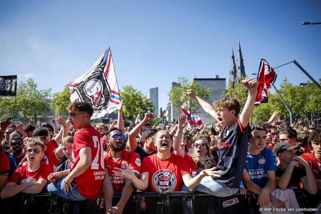 EHBO-posten hebben het 'redelijk druk' bij huldigingsfeest PSV