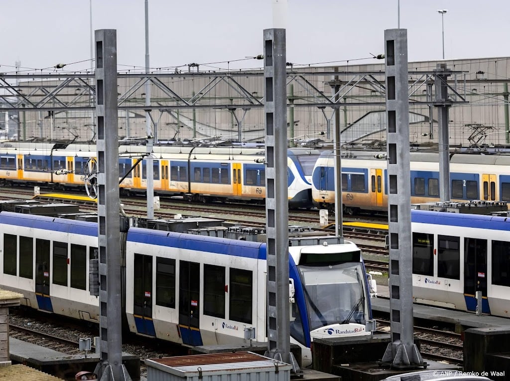 Treinverkeer Den Haag Centraal stil om demonstranten op spoor