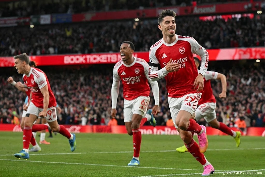 Arsenal kampioen van Engeland na puntenverlies Manchester City