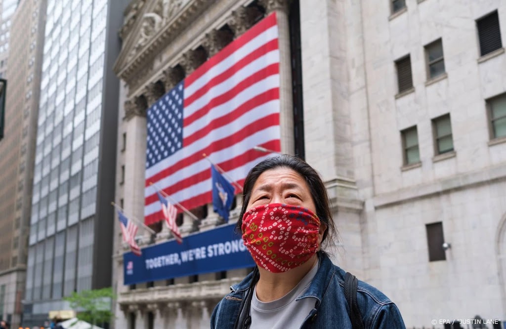 Coronavrees drukt Wall Street in het rood