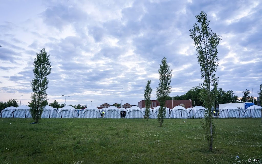 Geen asielzoekers meer in tenten of op stoelen in Ter Apel