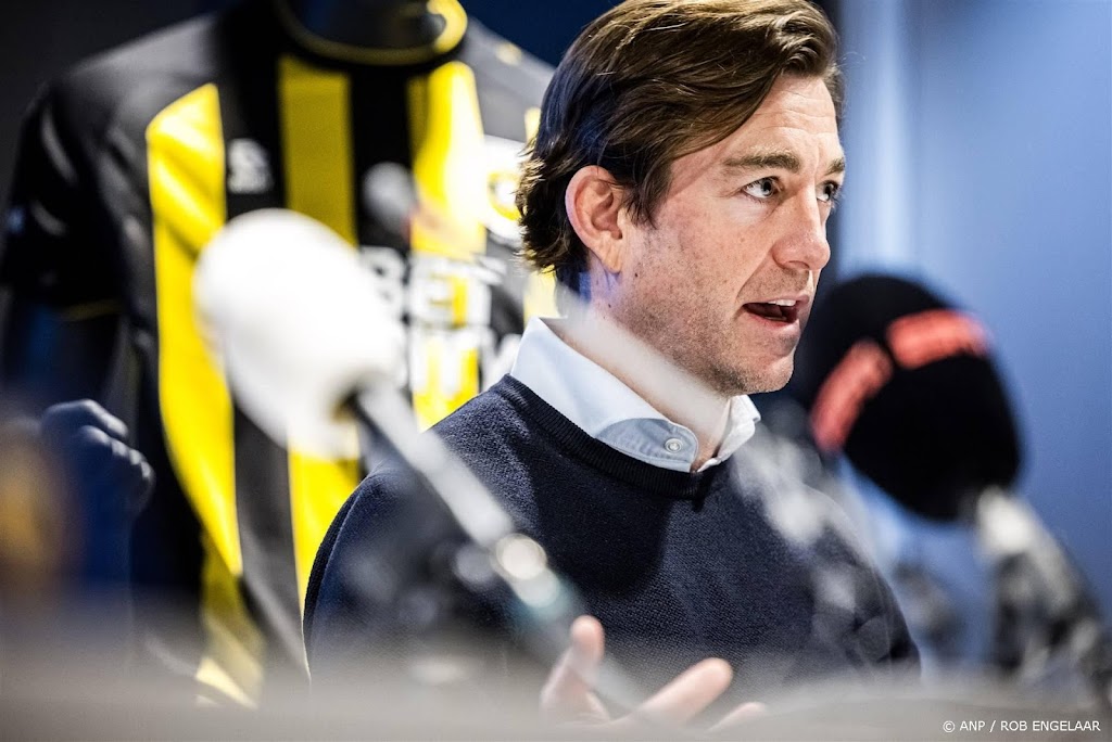 Kritische investeerder Parry geeft Vitesse jaar extra voor schuld