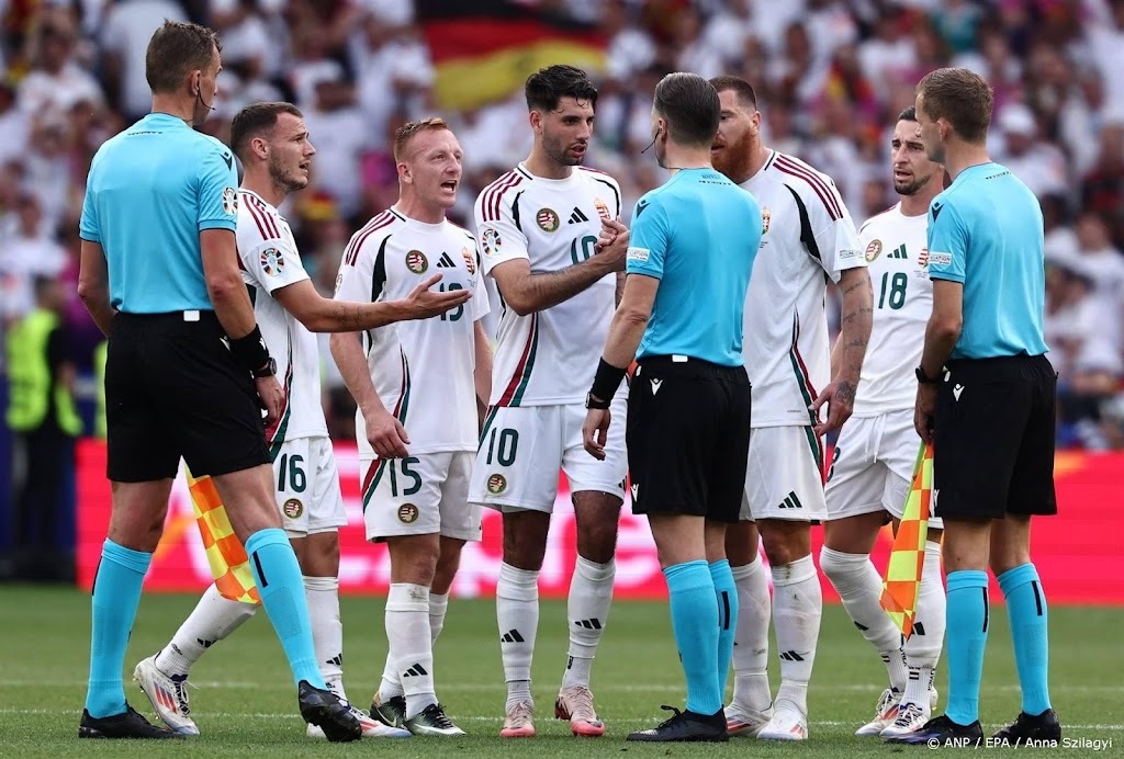 Bondscoach Hongarije hekelt arbiter Makkelie en de VAR