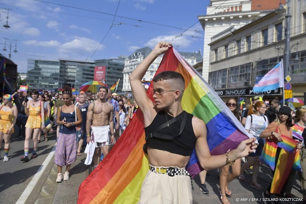 Politie Boedapest handhaaft Orbáns verbod op de pride 