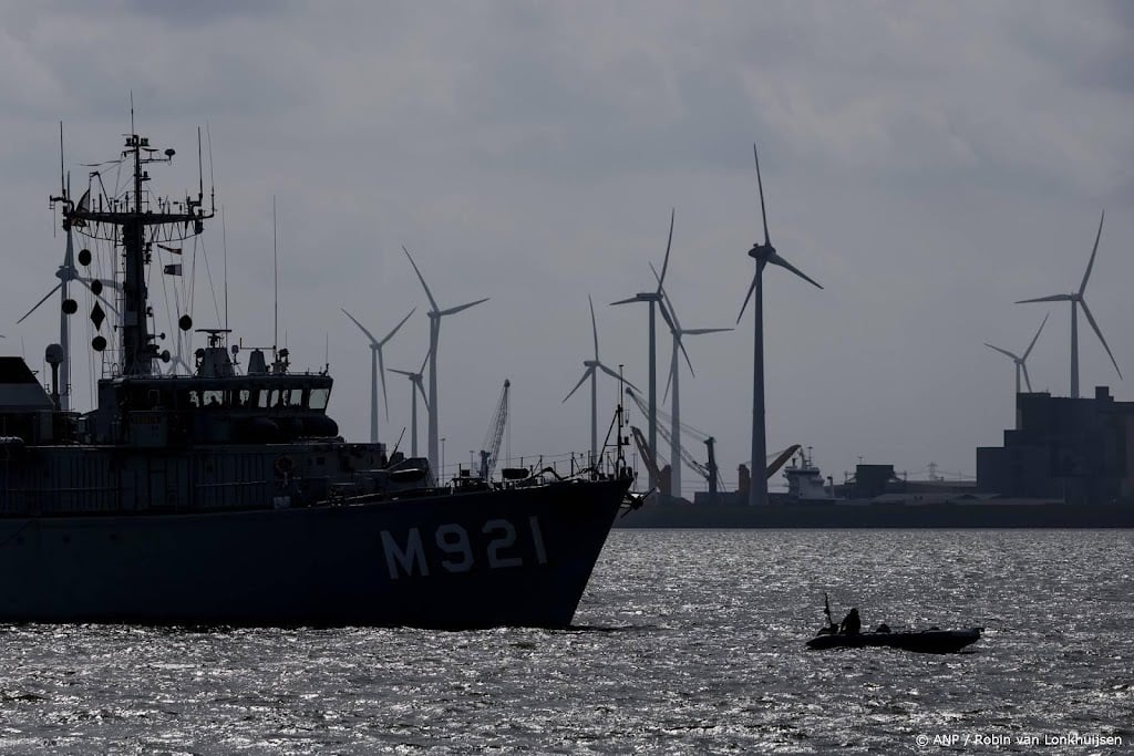 Eemshaven blijft mogelijke locatie kerncentrales, Terneuzen ook