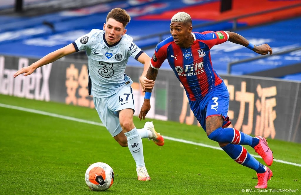 Voetballer Van Aanholt wacht operatie aan gekwetste schouder