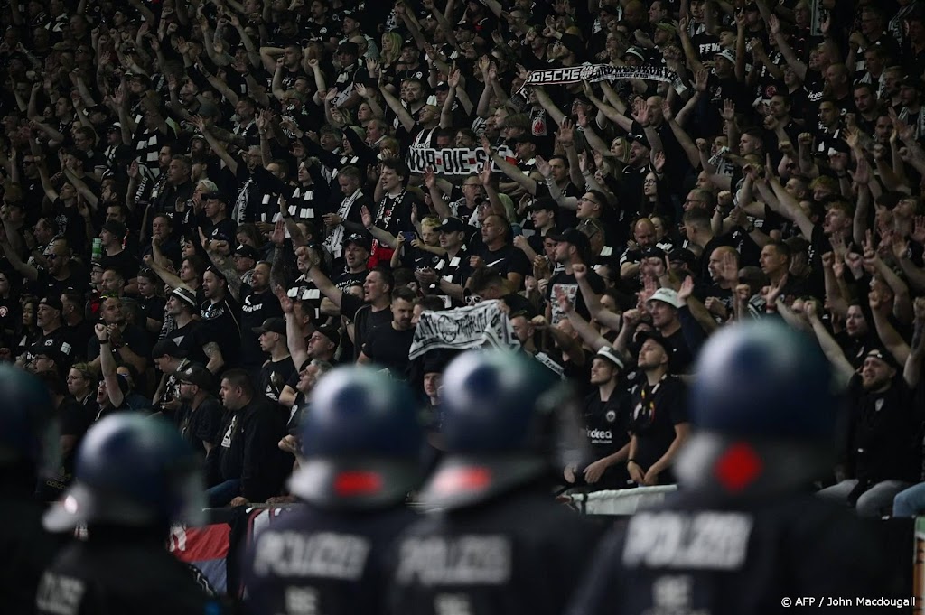 Boete van 4 ton voor Eintracht Frankfurt voor wangedrag fans