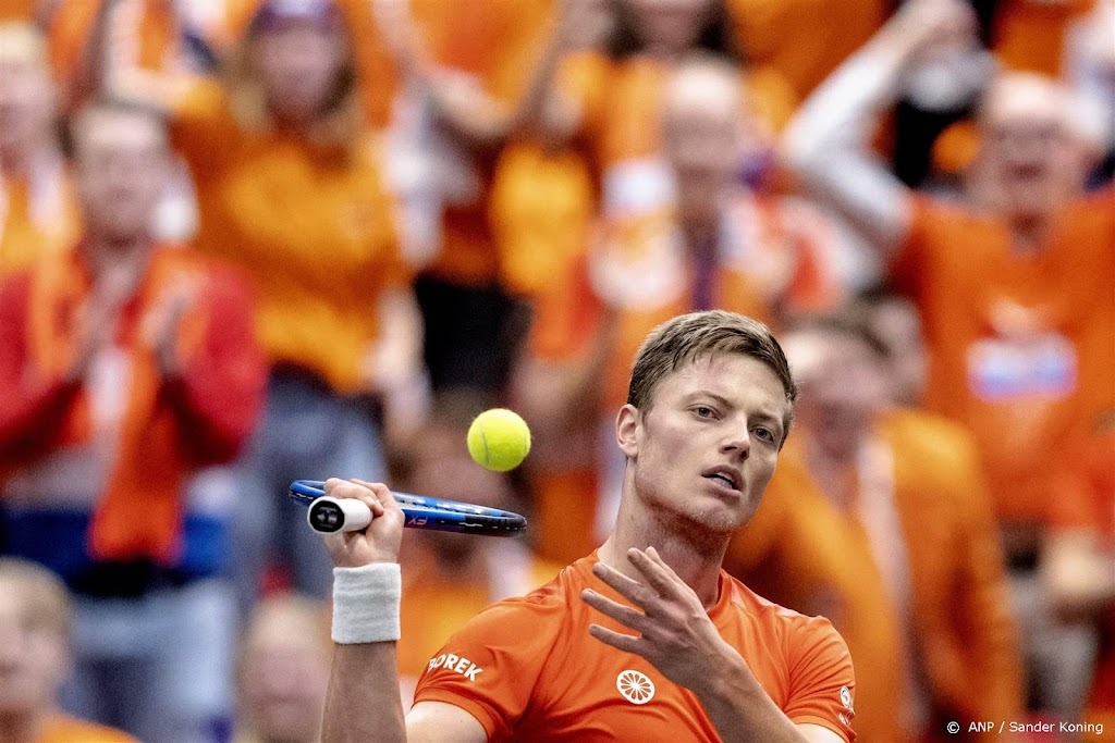 Tennisser Van Rijthoven ondergaat toch operatie aan elleboog