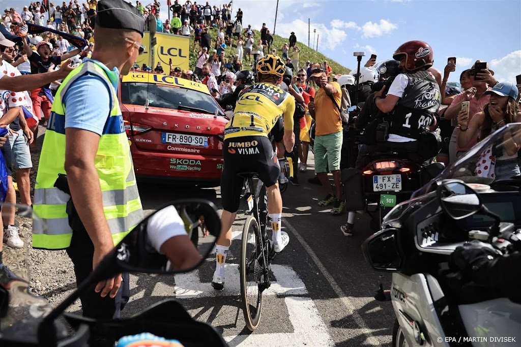 Voeckler en motorrijder geschorst voor hinderen Vingegaard