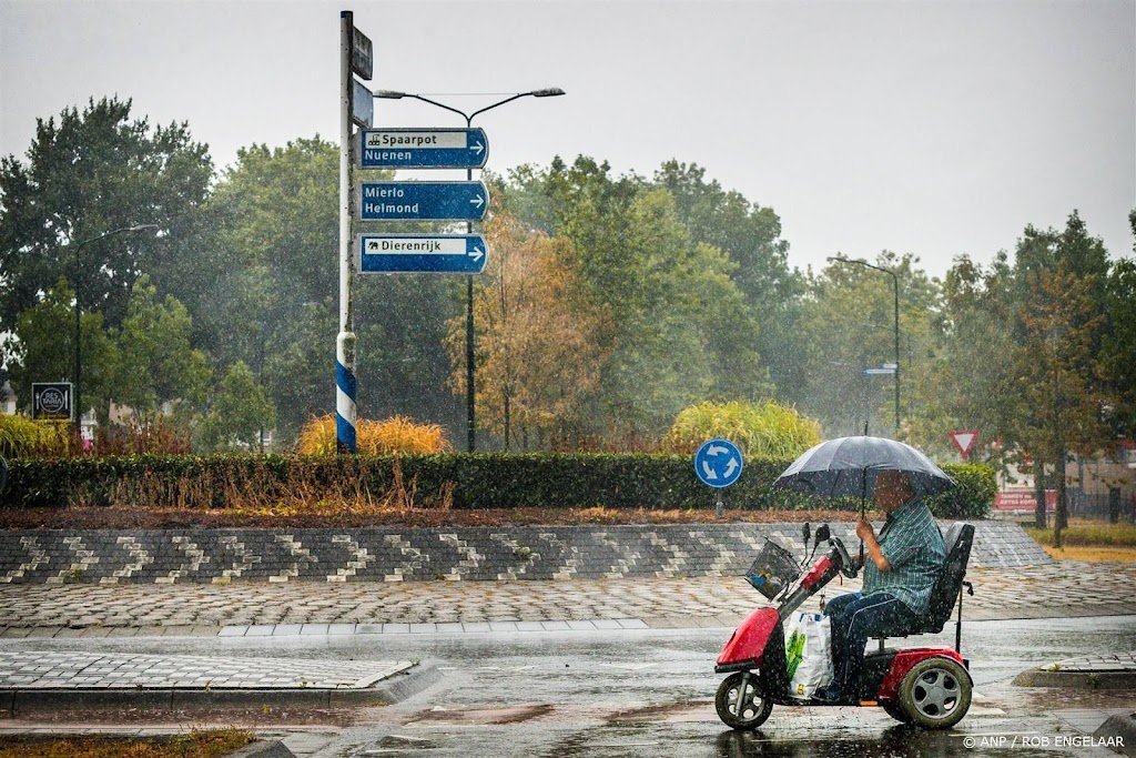 Zaterdagavond code geel in midden en zuidoosten om onweersbuien