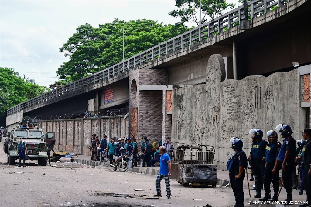 Honderden bevrijd bij bestorming gevangenis Bangladesh