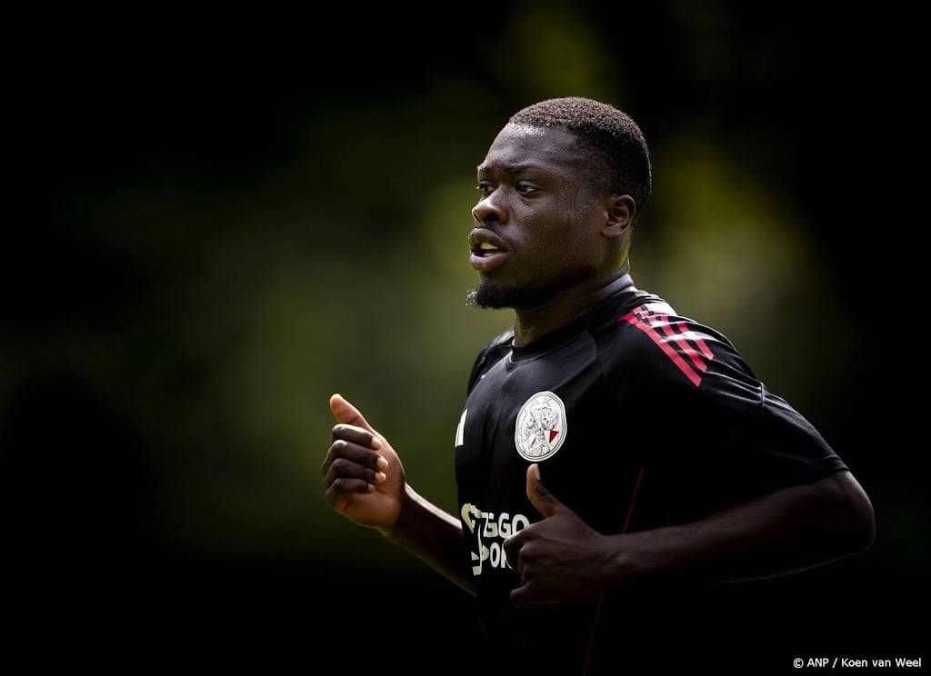 Brobbey mist oefenduel van Ajax met KV Mechelen 
